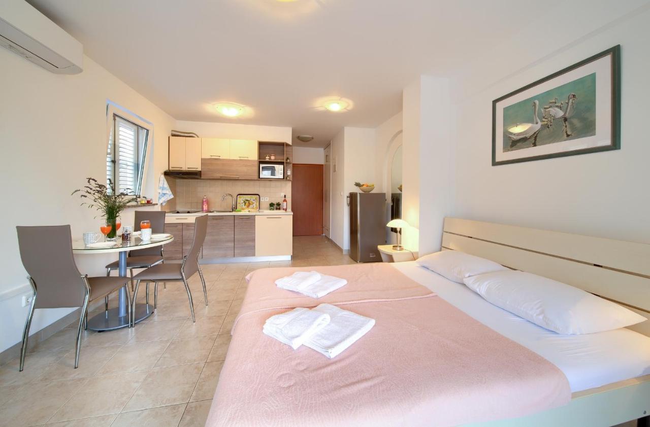 Apartments Ivica Krk Island Šilo Kültér fotó